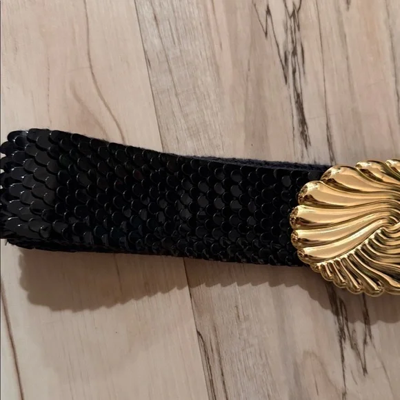 Vtg Black Fish Scaled Stretch Belt with Gold Swirl Buckle, Sz Xsmall/ Small - Picture 3 of 6